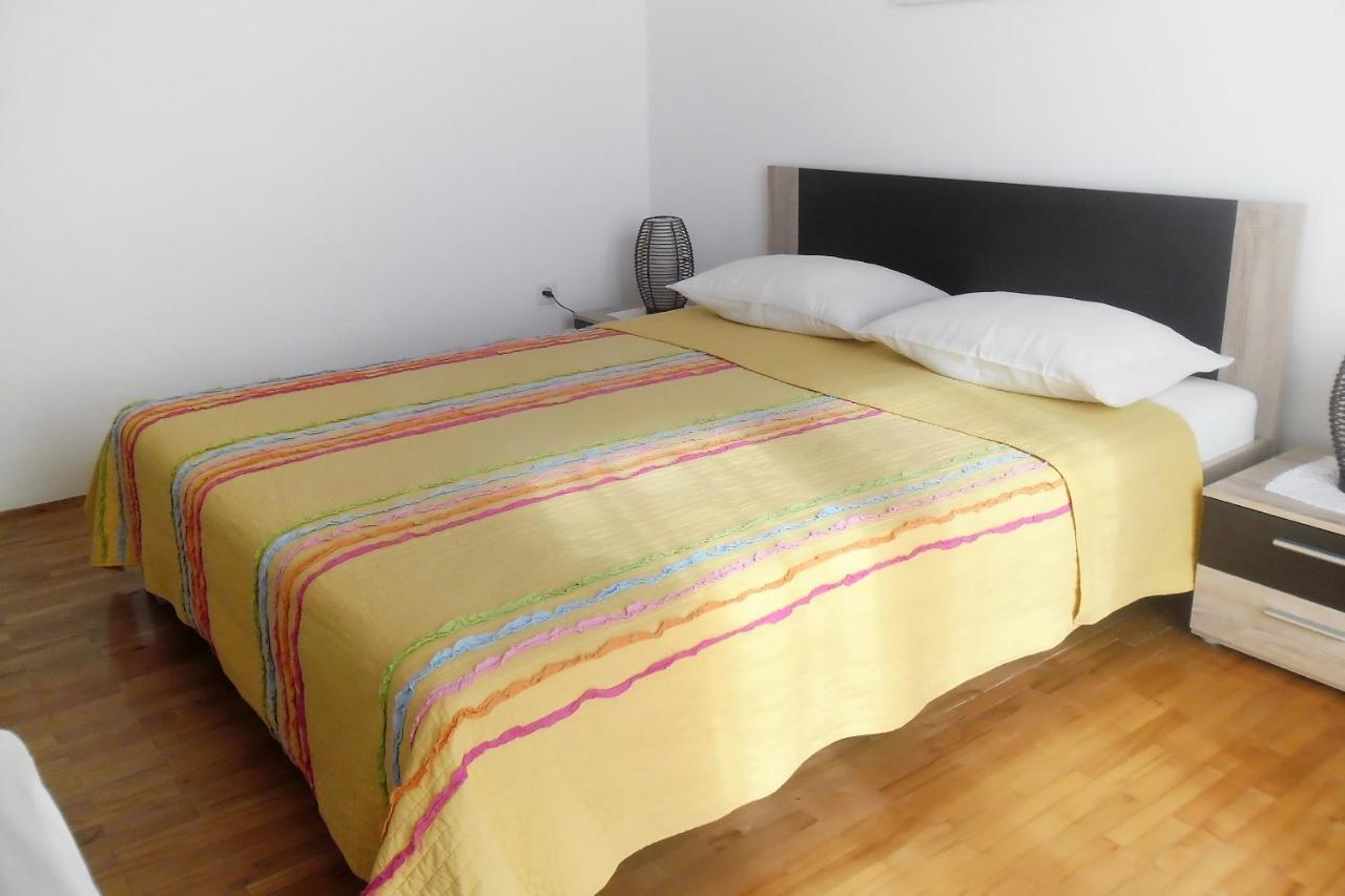 Apartments By The Sea Splitska, Brac - 2923 Postira Exterior foto