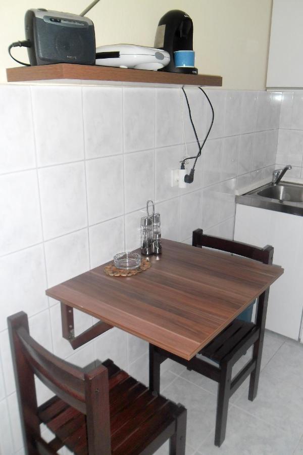Apartments By The Sea Splitska, Brac - 2923 Postira Exterior foto